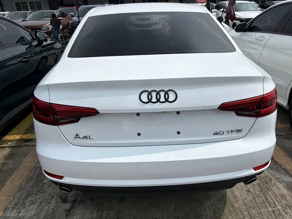 Audi A4L 2017 — фото 16