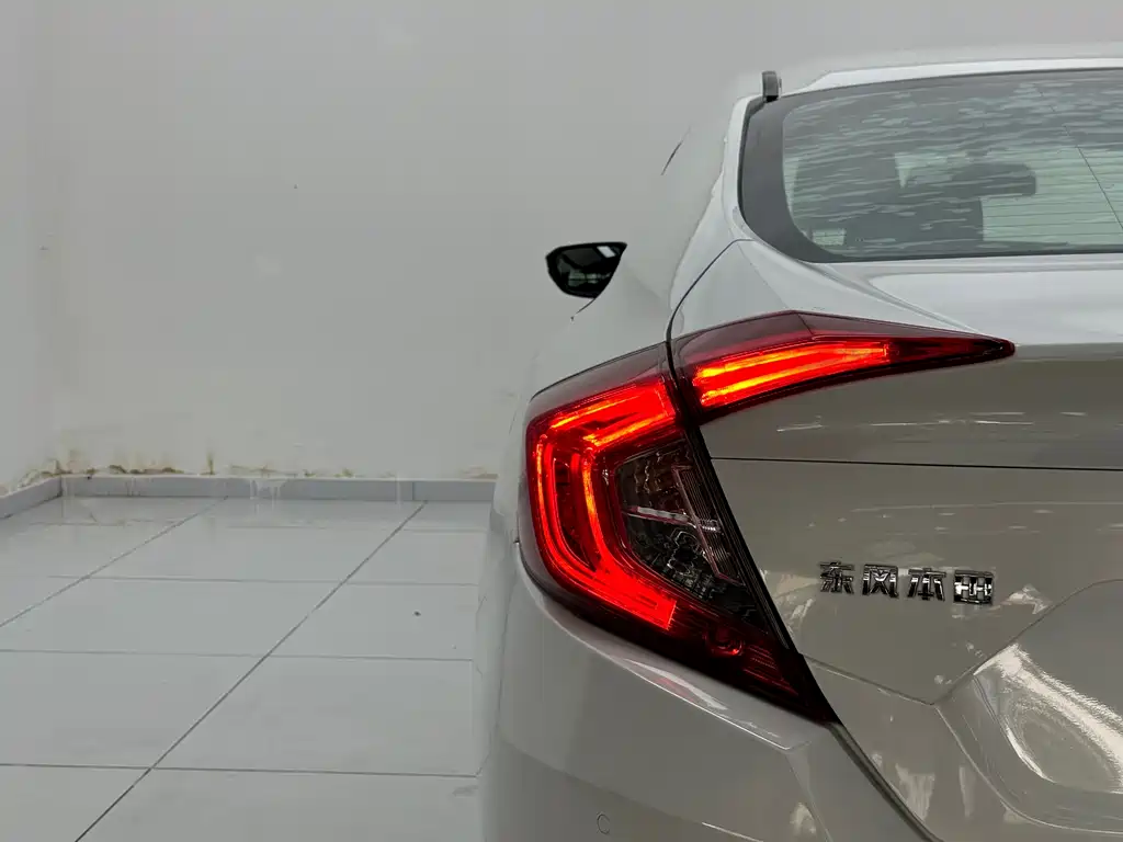Honda Civic 2019 — фото 15