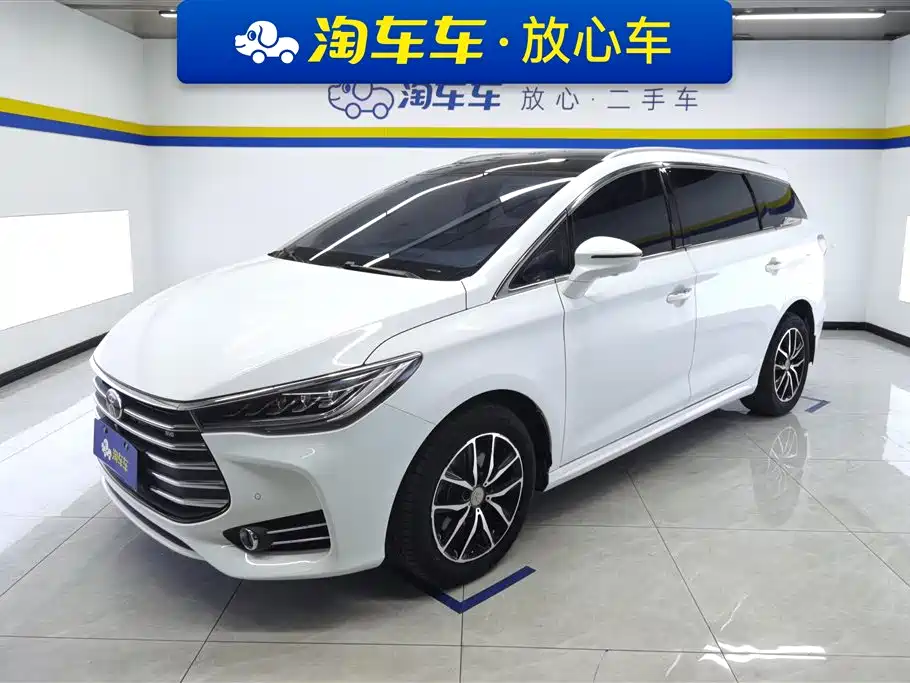 BYD MAX 2018