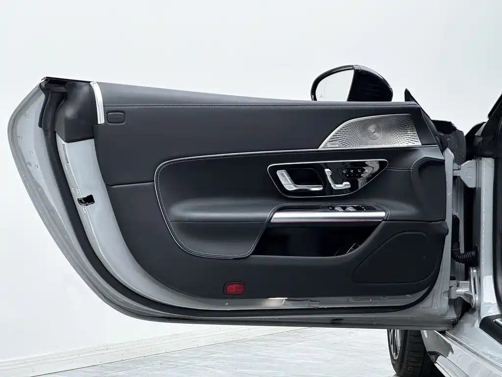 Mercedes-Benz SL-Class AMG 2025 — фото 16