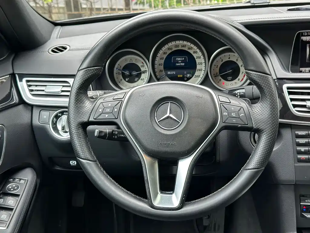 Mercedes-Benz E-Class 2015 — фото 6