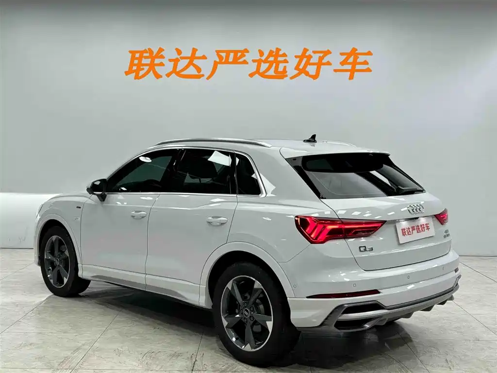 Audi Q3 2023 — фото 24