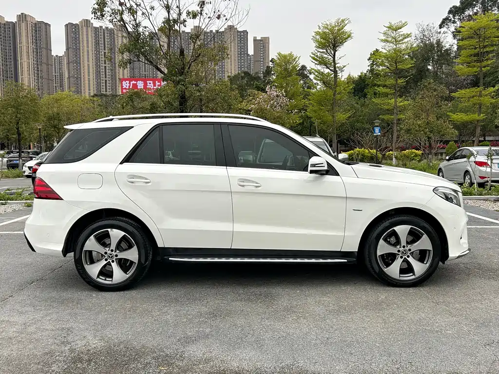 Mercedes-Benz GLE 2019 — фото 25