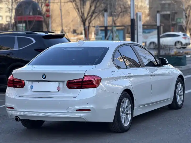BMW 3 Series 2016 — фото 15