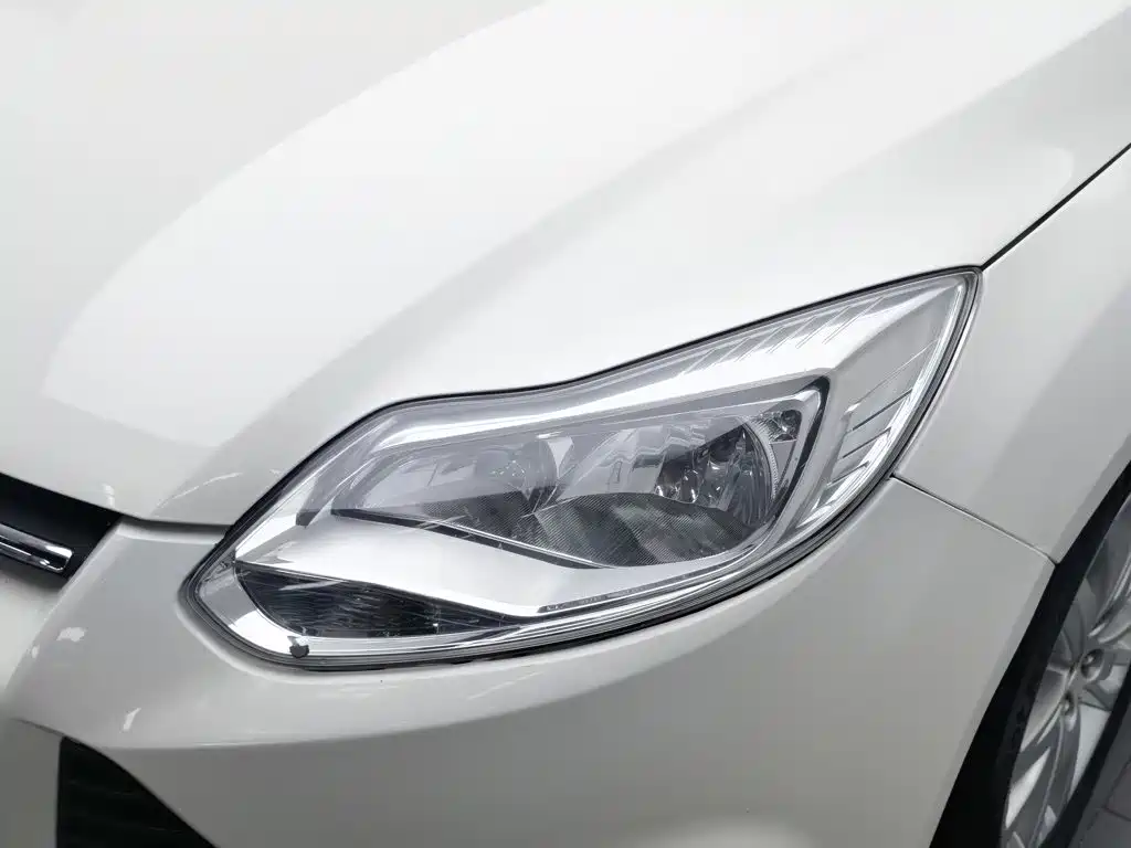 Ford Focus 2014 — фото 7