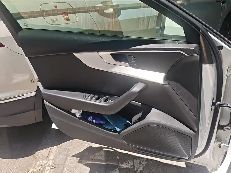 Audi A4L 2021