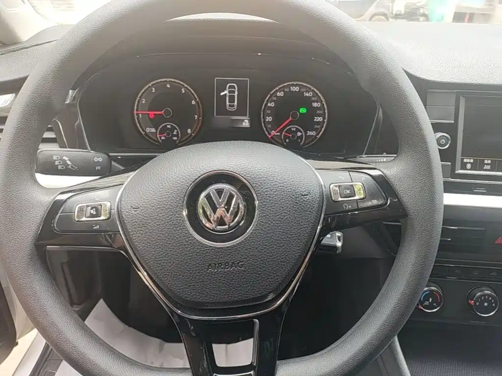 Volkswagen Lavida 2019 — фото 11