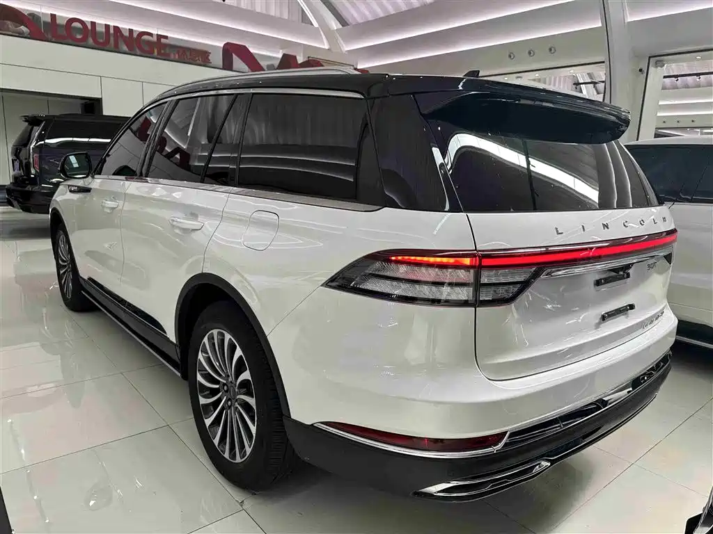 Lincoln Aviator 2022 — фото 19