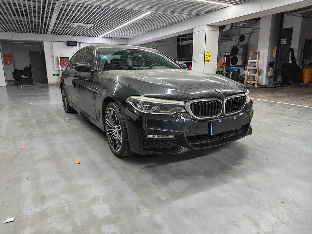 BMW 5 Series 2018 — фото 3