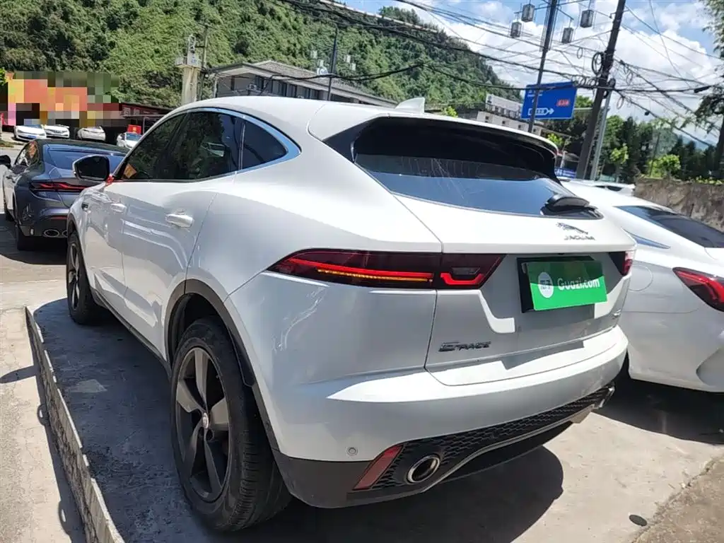 Jaguar E-PACE 2020 — фото 5
