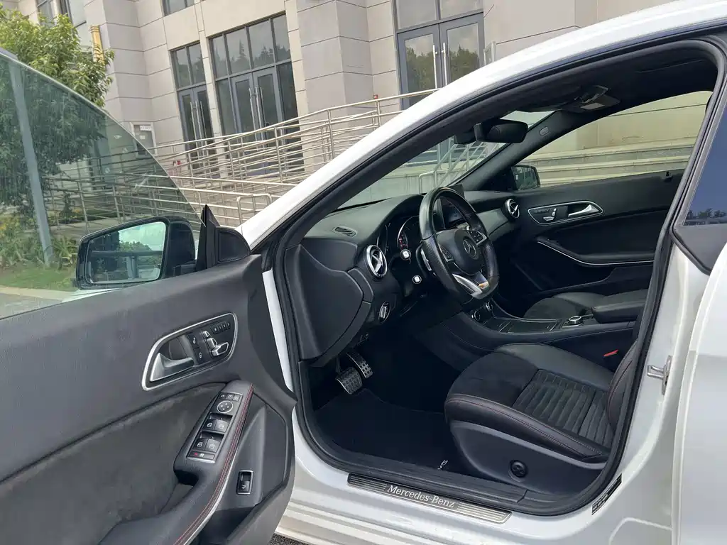 Mercedes-Benz CLA 2018 — фото 17