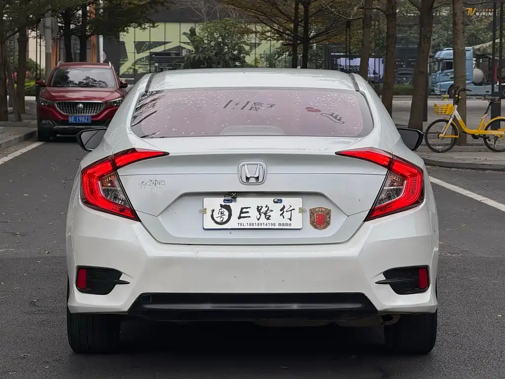 Honda Civic 2017 — фото 19