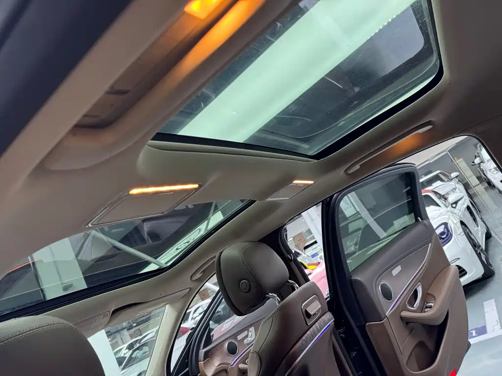 Mercedes-Benz E-Class 2020 — фото 16