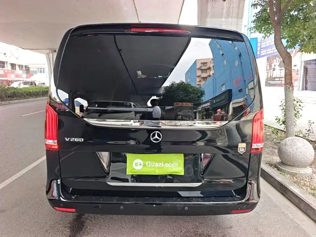 Mercedes-Benz V-Class 2024