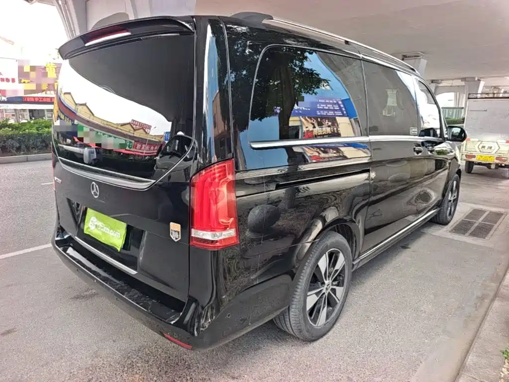 Mercedes-Benz V-Class 2024