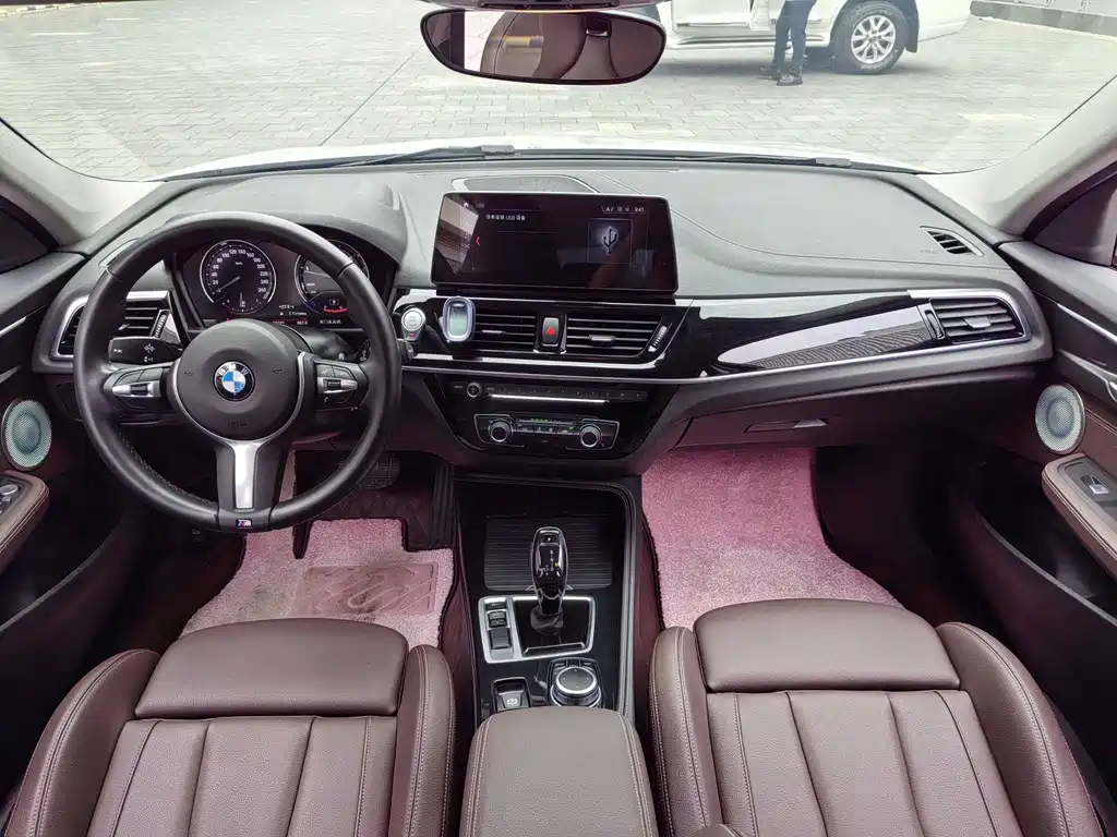 BMW 1 Series 2023 — фото 13