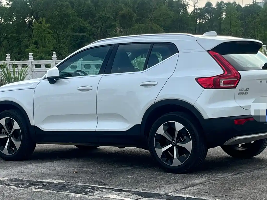 Volvo XC40 2024 — фото 6
