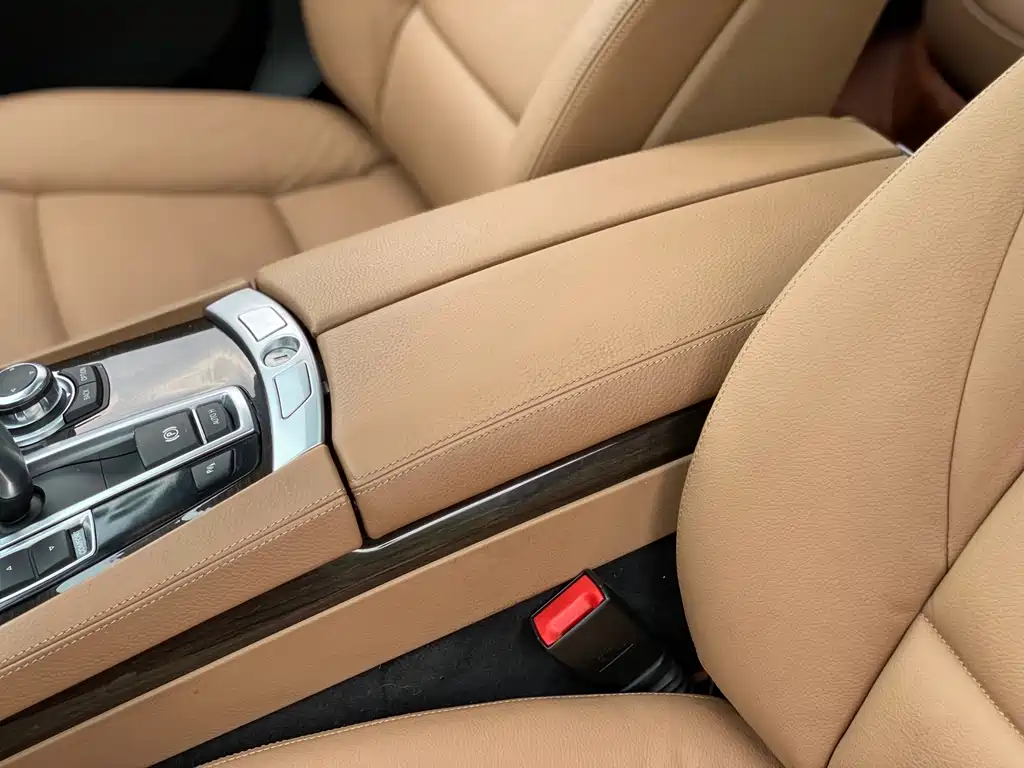 BMW 7 Series 2012 — фото 19