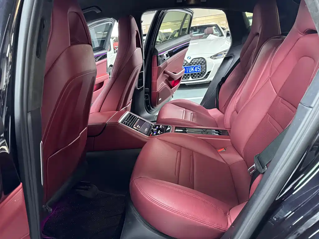 Porsche Panamera 2018 — фото 16