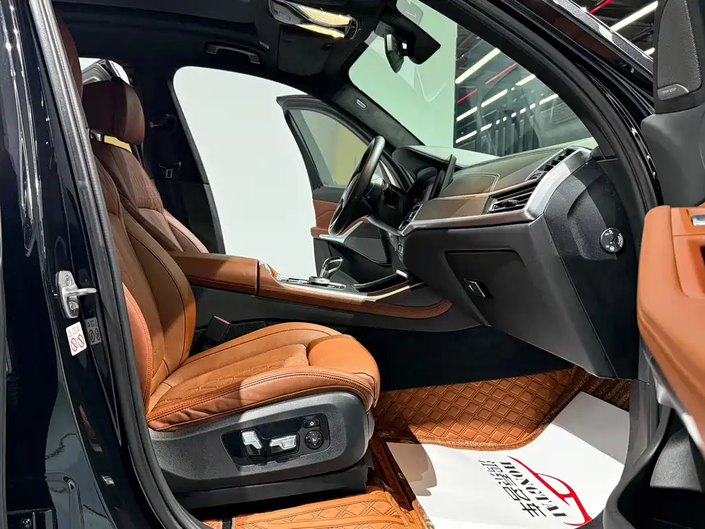 BMW X7 2021 — фото 17