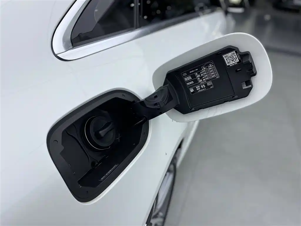 Mercedes-Benz E-Class 2018 — фото 26