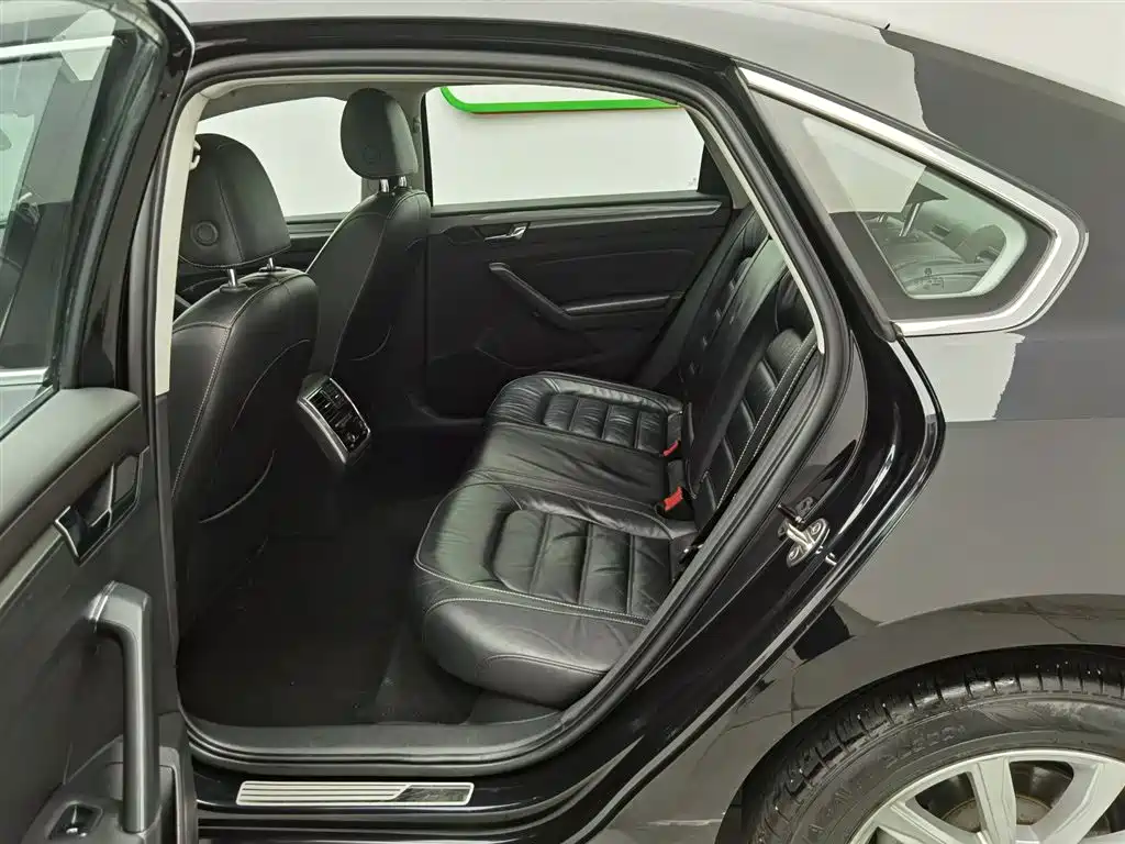 Volkswagen Passat 2019 — фото 15