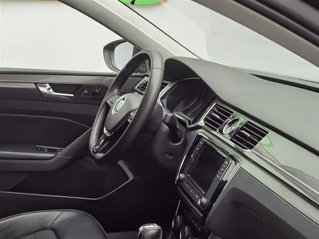 Volkswagen Passat 2019 — фото 22