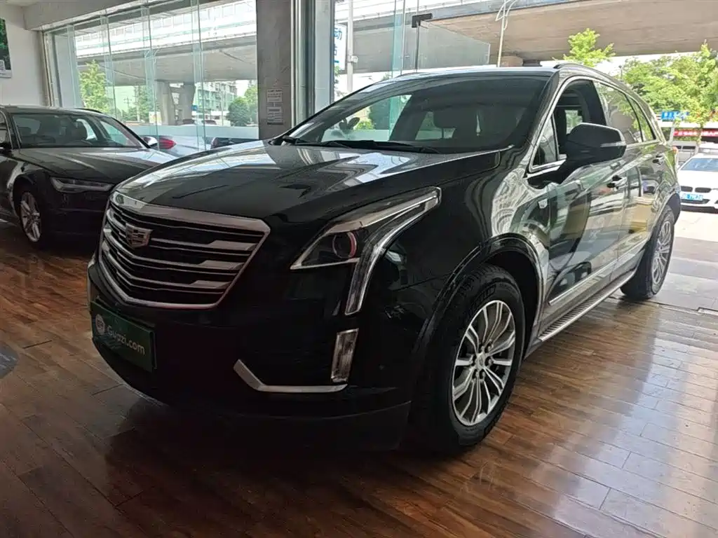 Cadillac XT5 2018 — фото 1