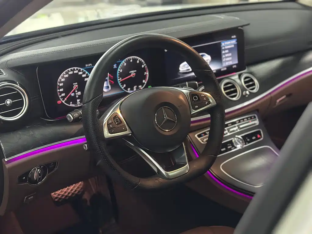 Mercedes-Benz E-Class 2017 — фото 13