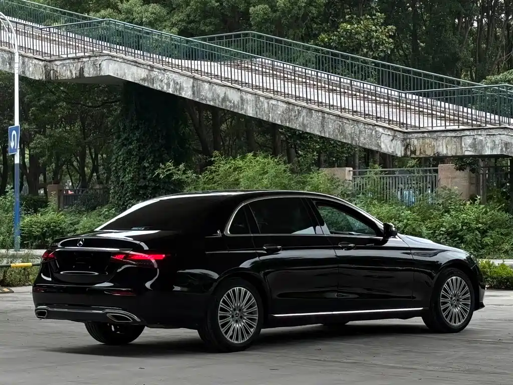 Mercedes-Benz E-Class 2020 — фото 9