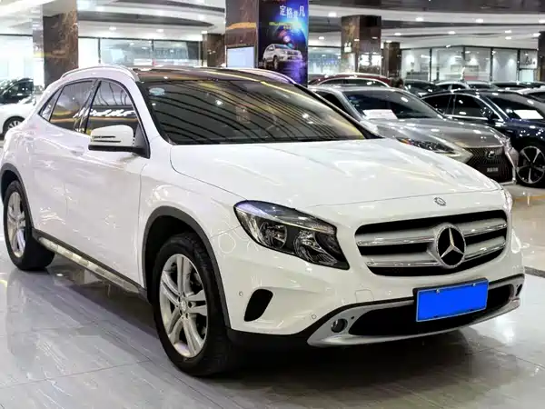 Mercedes-Benz GLA 2015