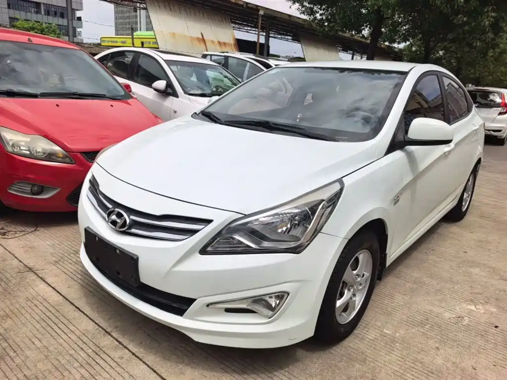 Hyundai Verna 2017 — фото 2