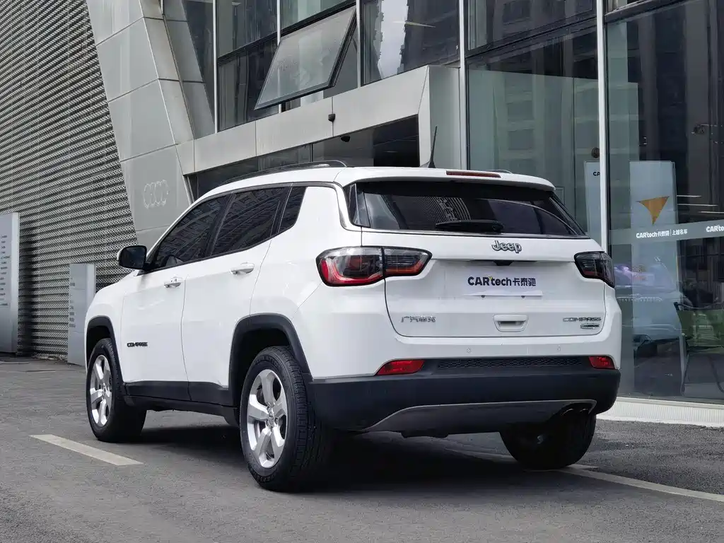Jeep Compass 2018 — фото 5