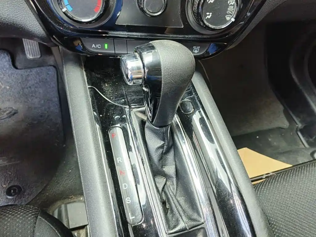 Honda Vezel 2015 — фото 14