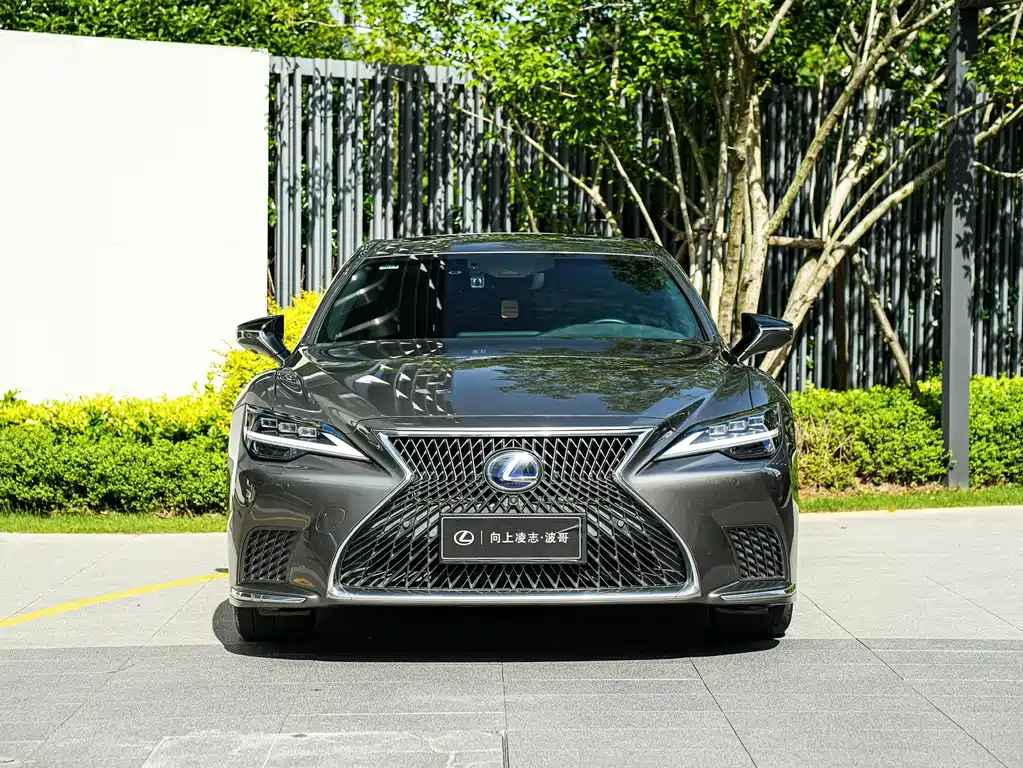 Lexus LS 2021 — фото 2