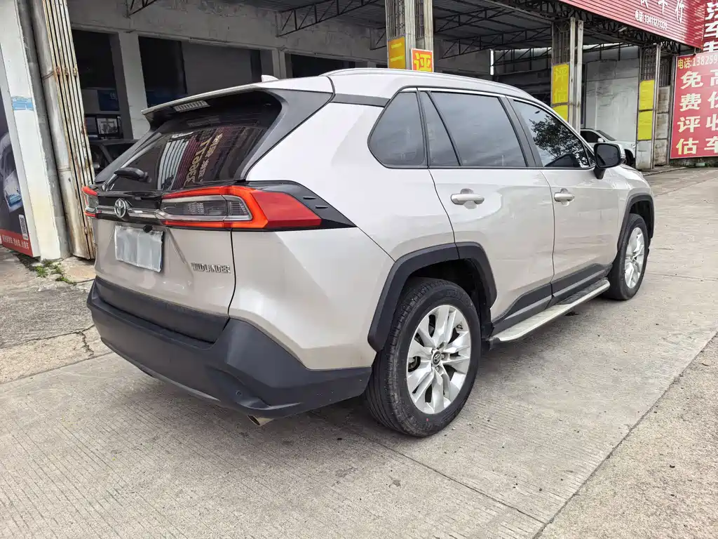 Toyota Wildlander 2023 — фото 10