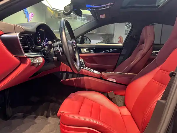 Porsche Panamera 2023