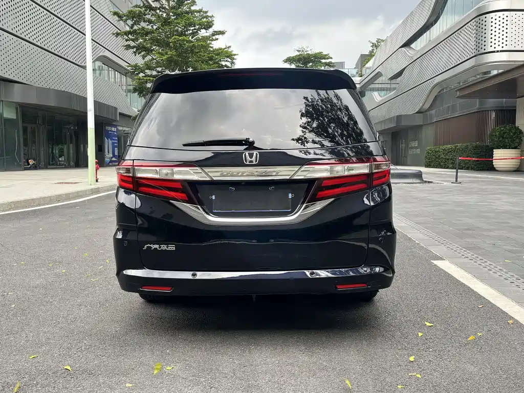 Honda Odyssey 2017 — фото 9