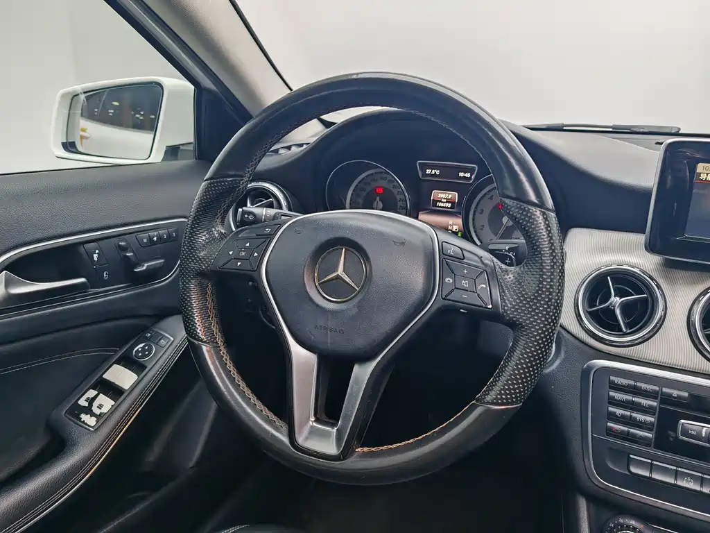 Mercedes-Benz GLA 2015 — фото 16