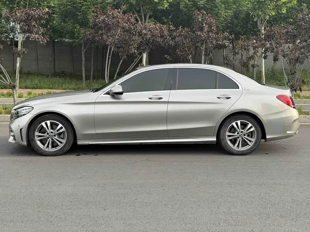 Mercedes-Benz C-Class 2019 — фото 16