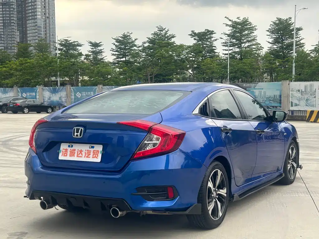 Honda Civic 2019 — фото 18