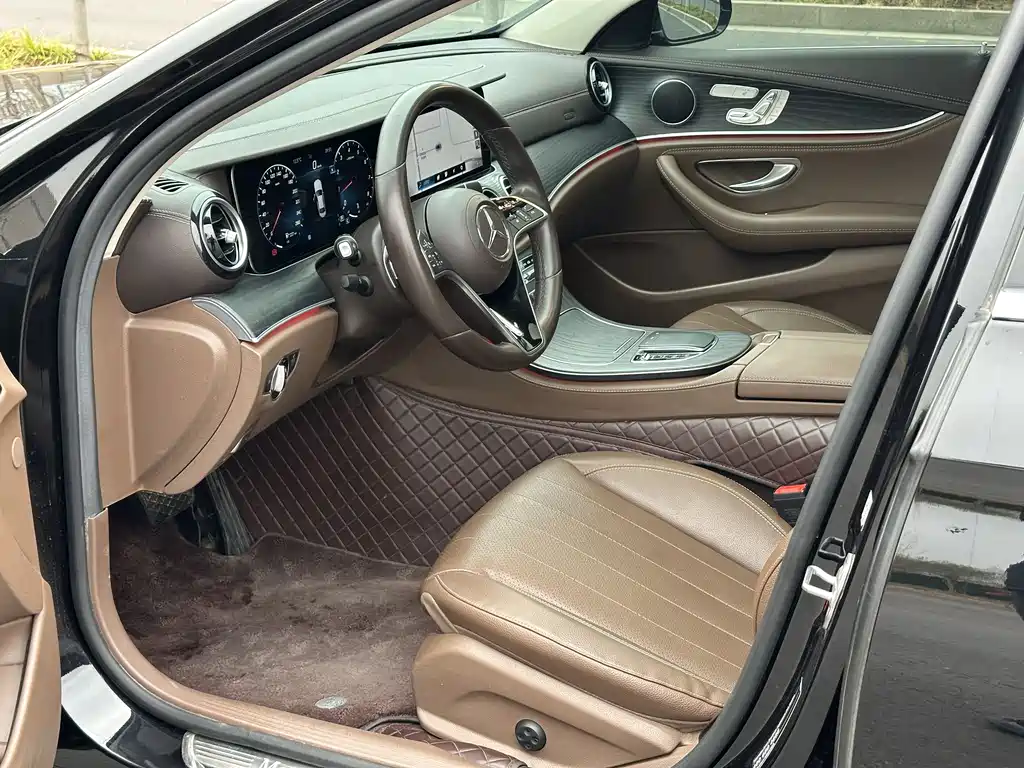 Mercedes-Benz E-Class 2022 — фото 4