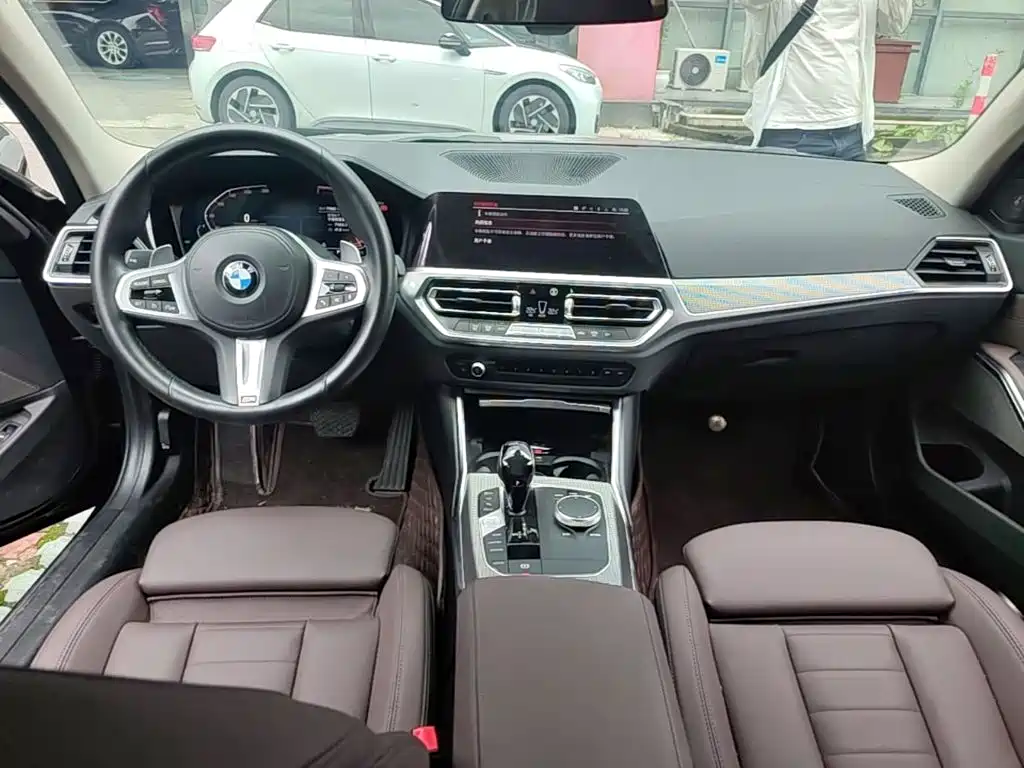 BMW 3 Series 2021 — фото 10