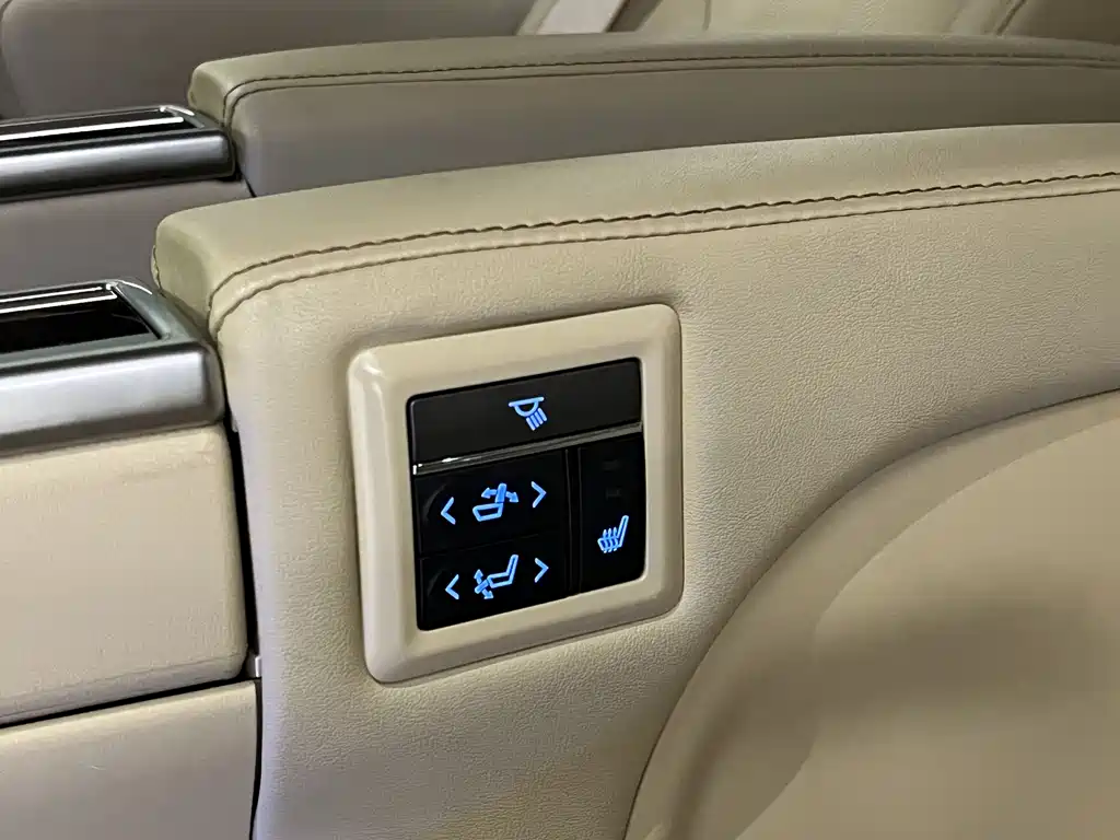 Toyota Alphard 2021 — фото 14