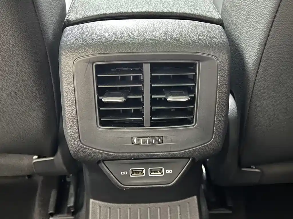 Volkswagen T-Roc 2022 — фото 10