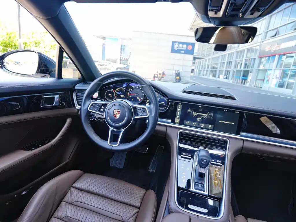 Porsche Panamera 2017 — фото 11