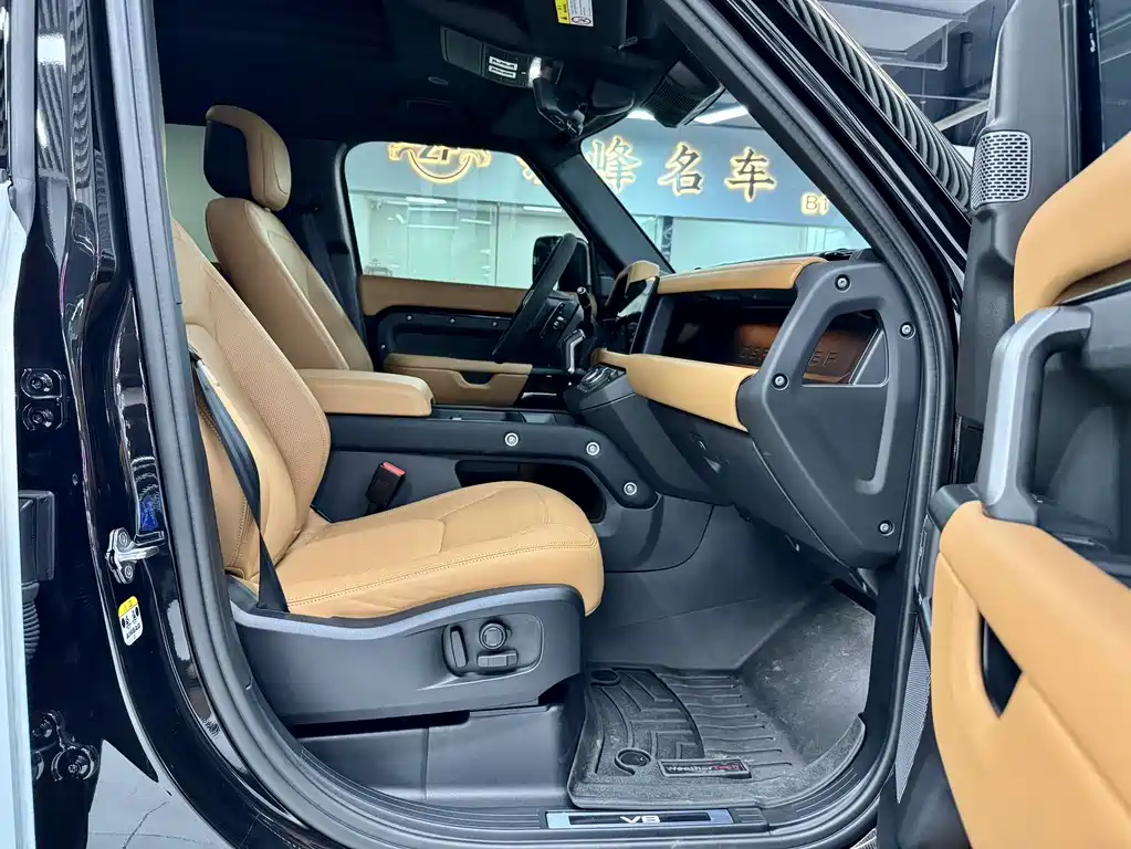 Land Rover Defender 2024 — фото 13