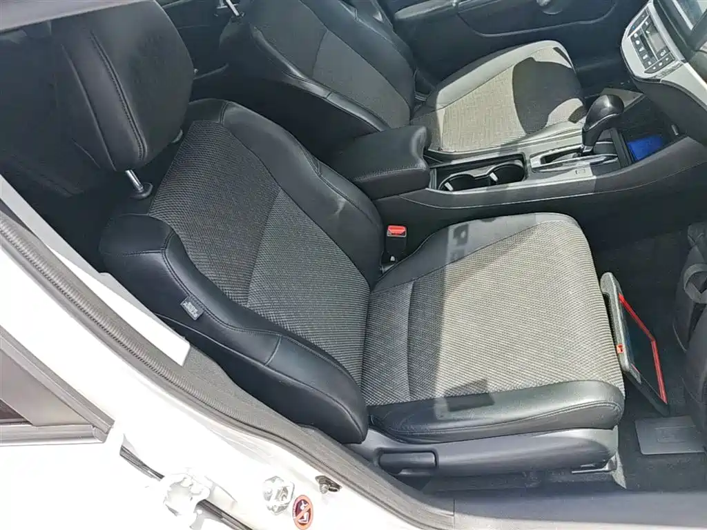 Honda Jade 2017 — фото 25