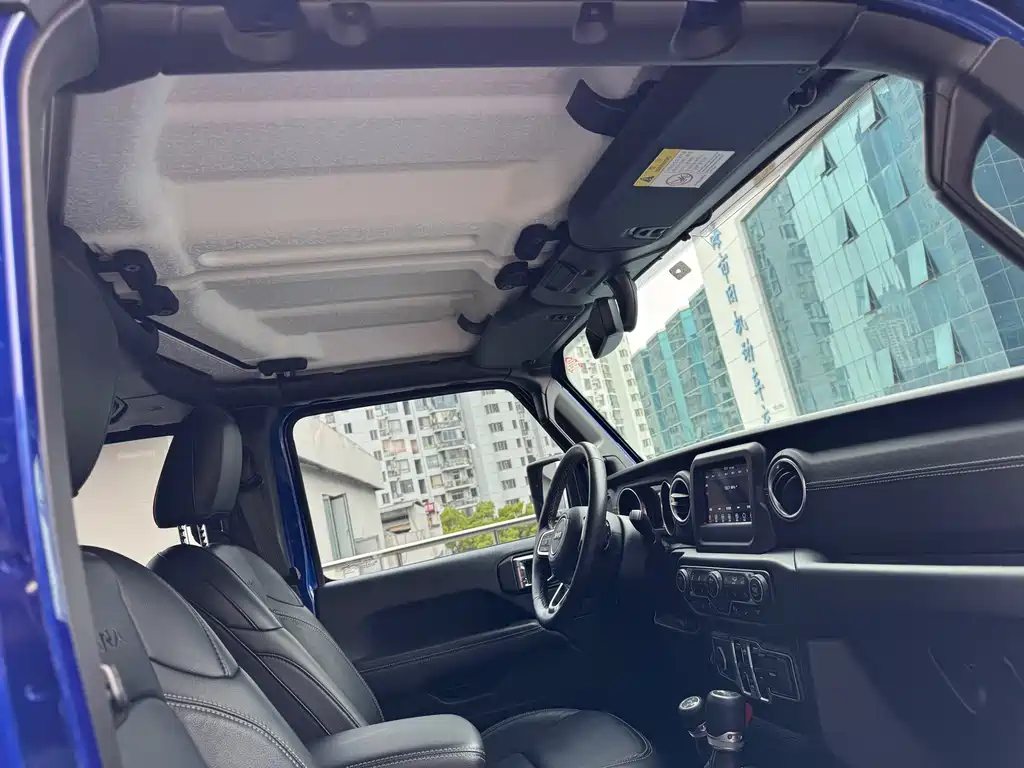 Jeep Wrangler 2019 — фото 14