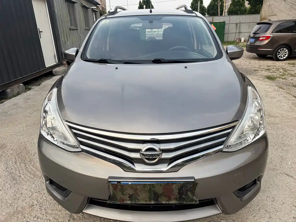 Nissan Livina 2015